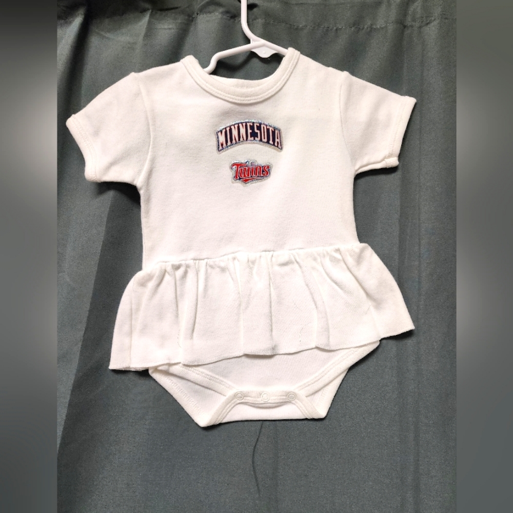 Girl's 3-6 months or 6-12 months MN Twins One piece dress outfit